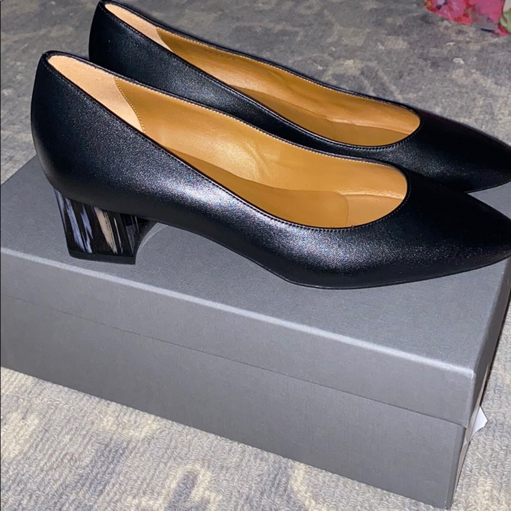 Brand new Aquatalia Heels size 7